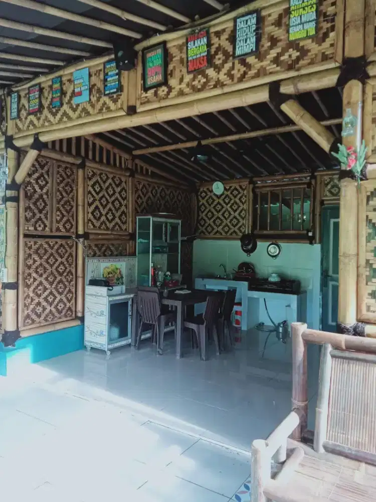 Di jual lahan dan vila pinggir jalan raya
