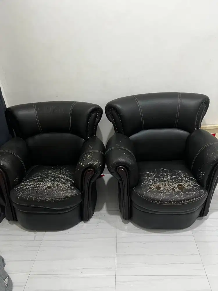 Jual Sofa Bekas udah rusak silakan benerin sendiri