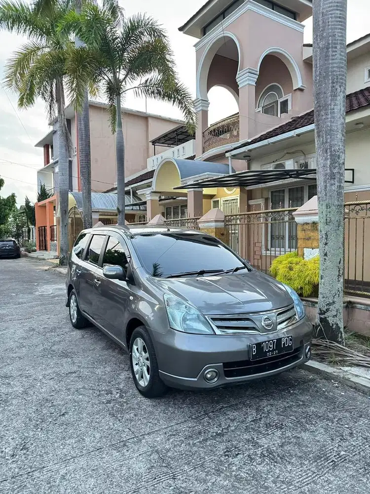 Nissan Grand Livina 1.5 XV Matic