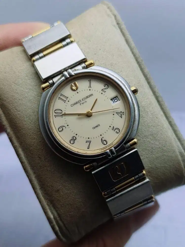 Charles Jourdan Quartz. Original Swiss Made.
