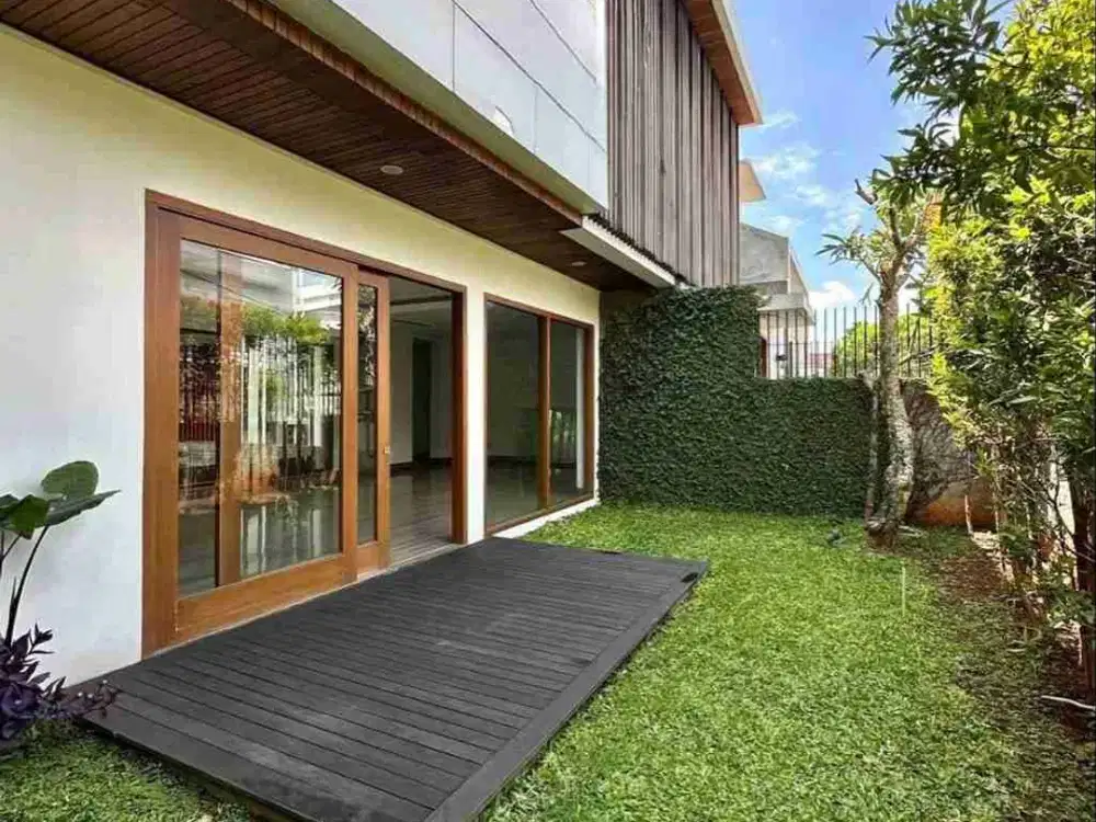 Dijual Rumah Cantik dengan Pool dan Rooftop di Pondok Indah Jakse