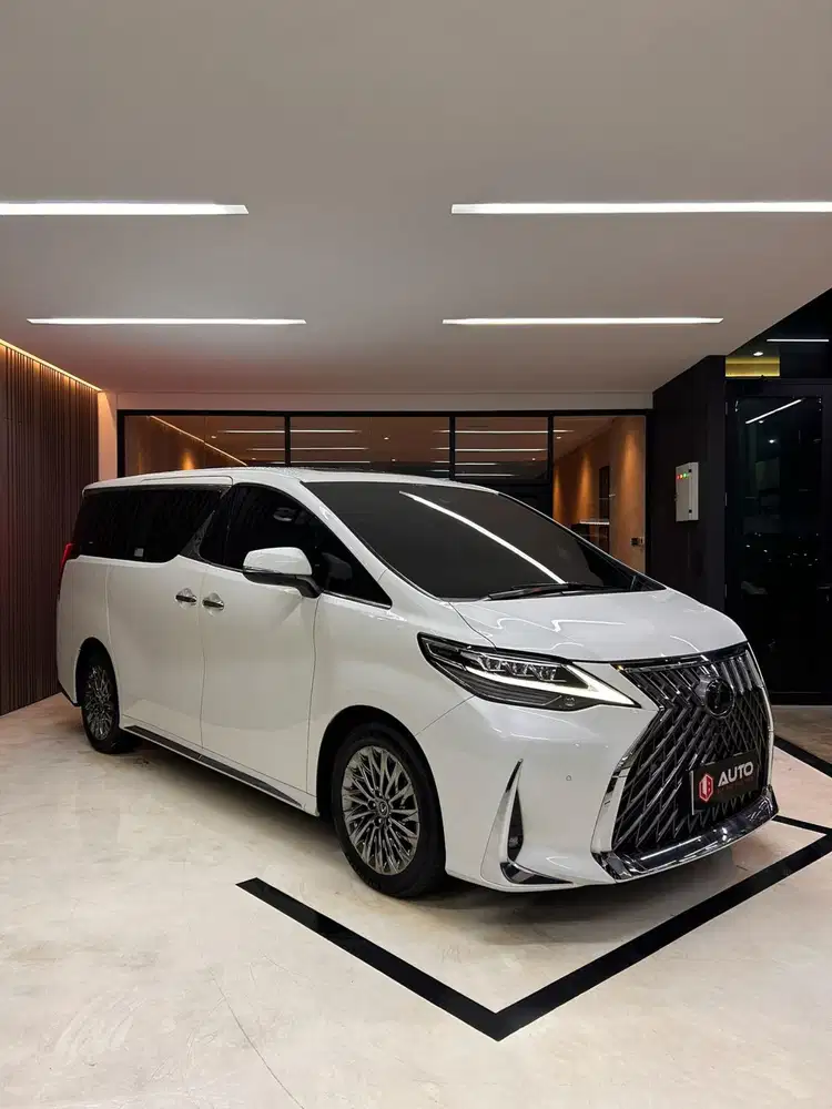 Lexus LM 350 LM350 AT 2023 Putih 7-Seater Km26rb Nik 2022 B8008W