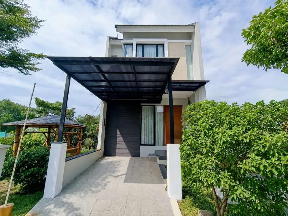 DISEWAKAN RUMAH NORTHWEST HILL CITRALAND FURNISH DENGAN TAMAN