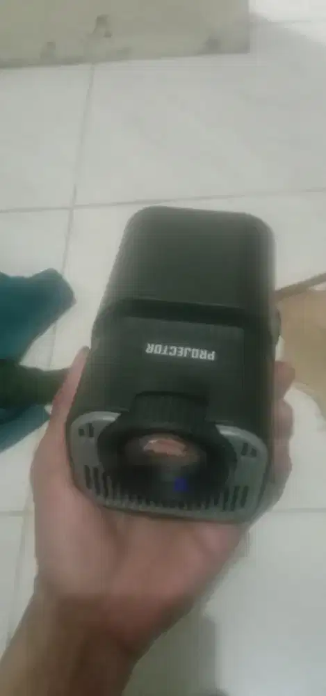 Proyektor hd  wifi bluetooth