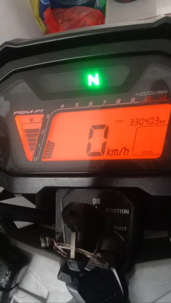 Dijual motor Honda Sonic tahun 2022 pemakaian tahun 2023