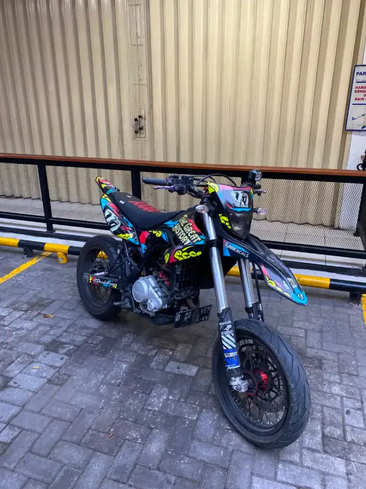 Yamaha WR 155r Supermoto