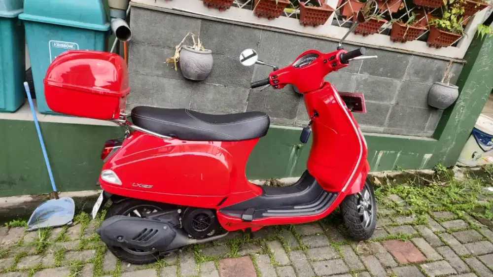 Piaggio Vespa LX125