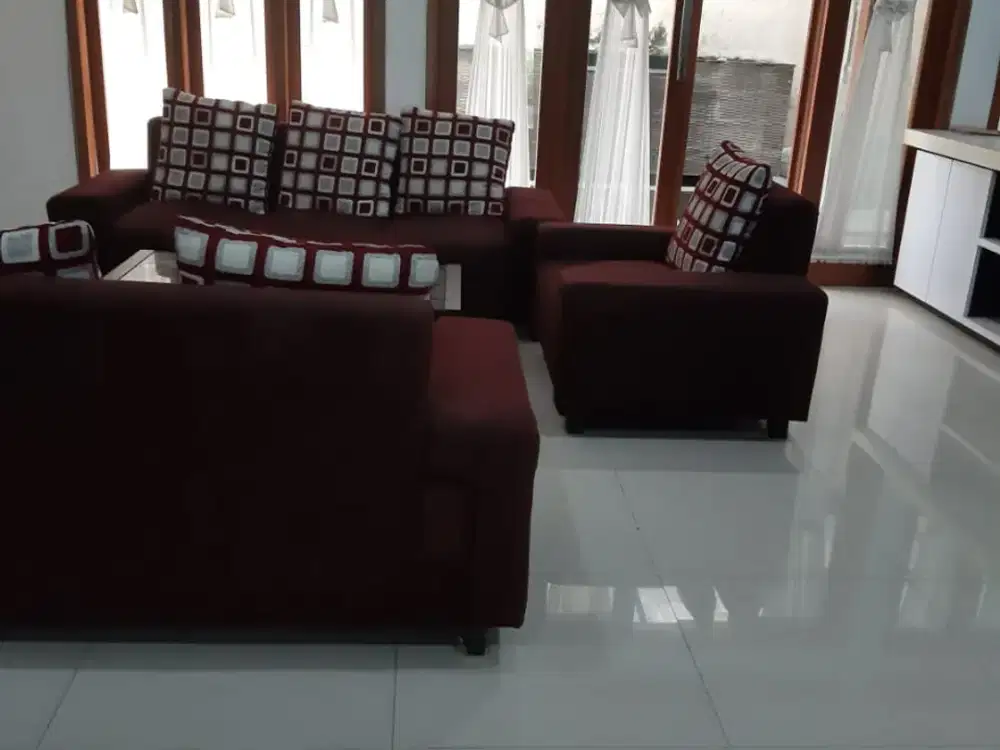 Rumah 2 Lantai Siap Huni di Setraduta