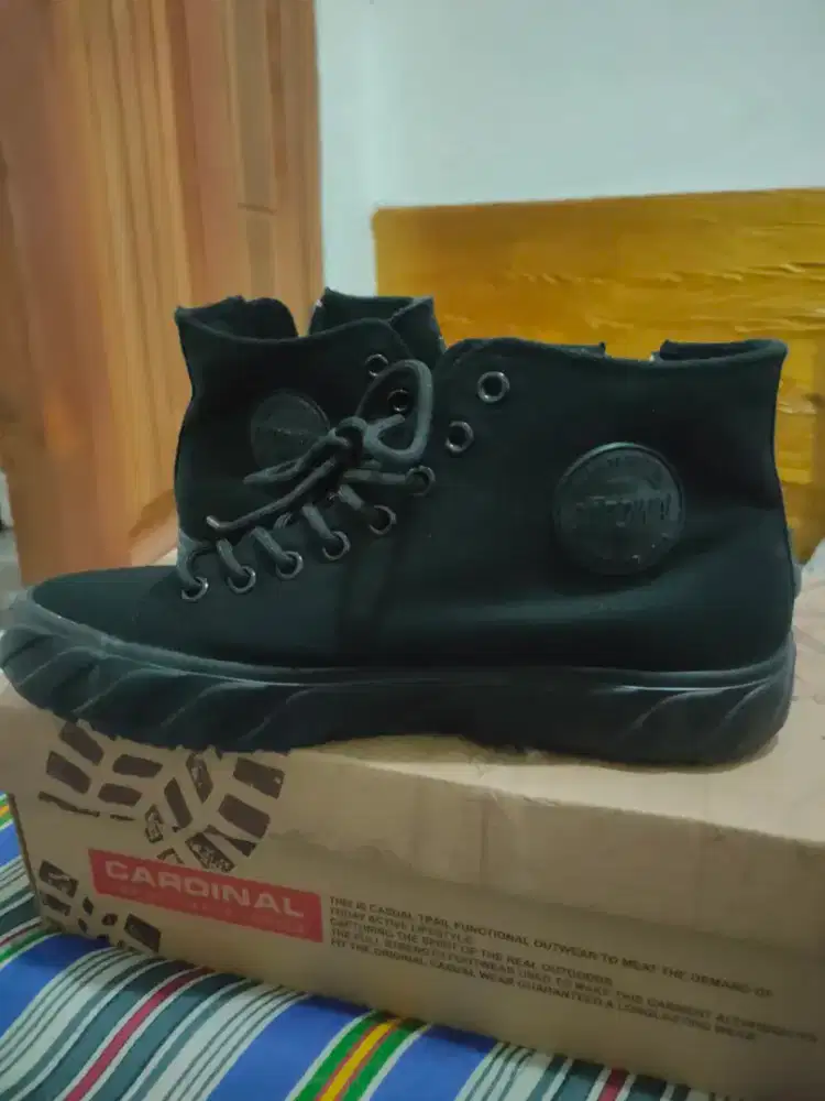 Sepatu Cardinal 41