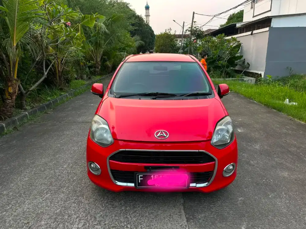 Daihatsu Ayla X tahun 2016 Merah Komplit Siap Pake Mesin Bagus