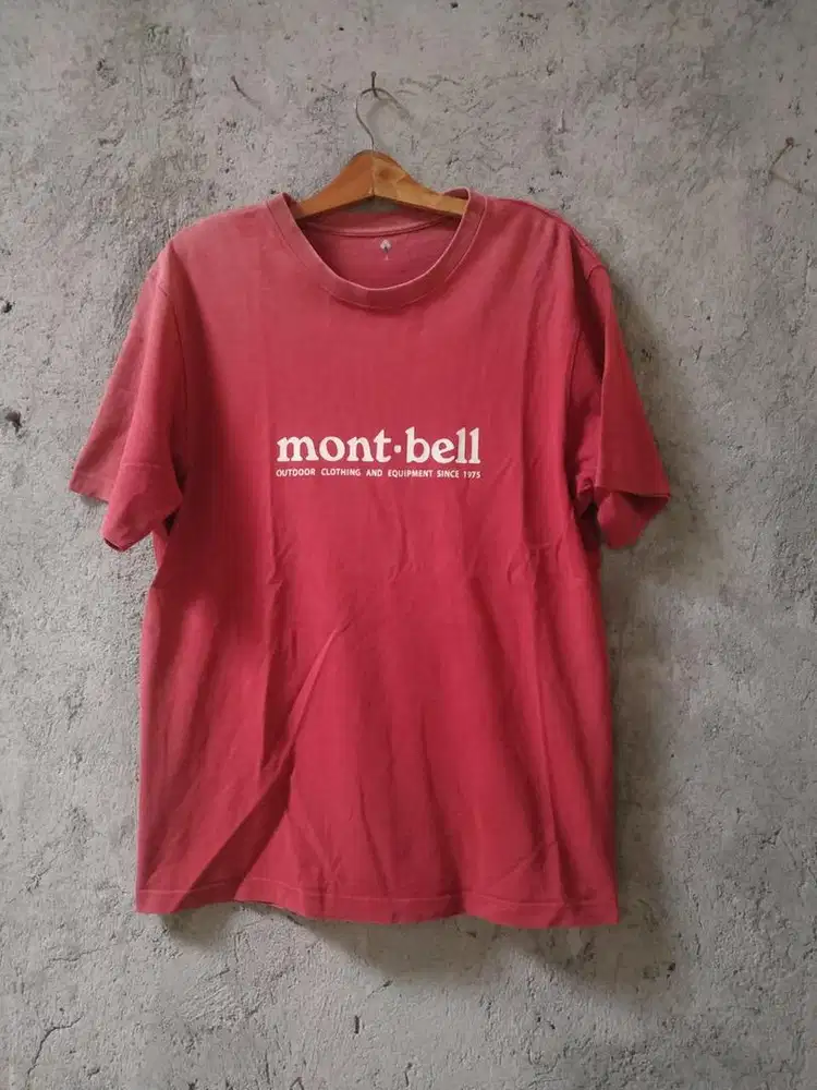 kaos montbell merah