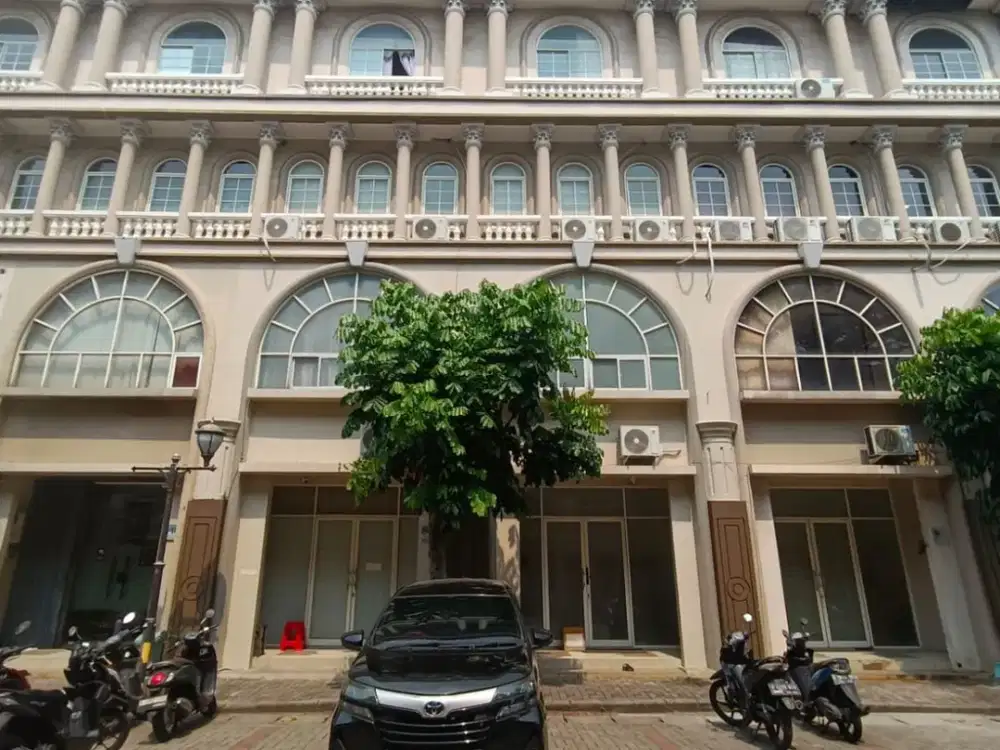 Ruko Gandeng Sedayu Square