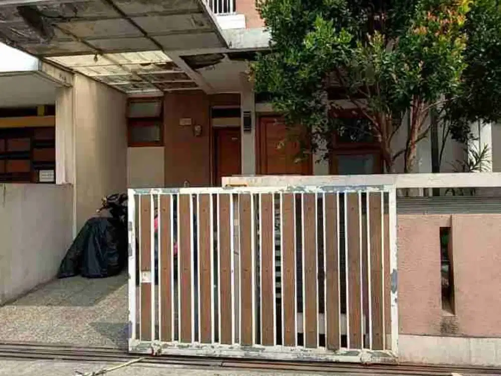 Rumah minimalis 2 lantai hadap Utara dengan kamar tidur 3 di sayap jl Margacinta