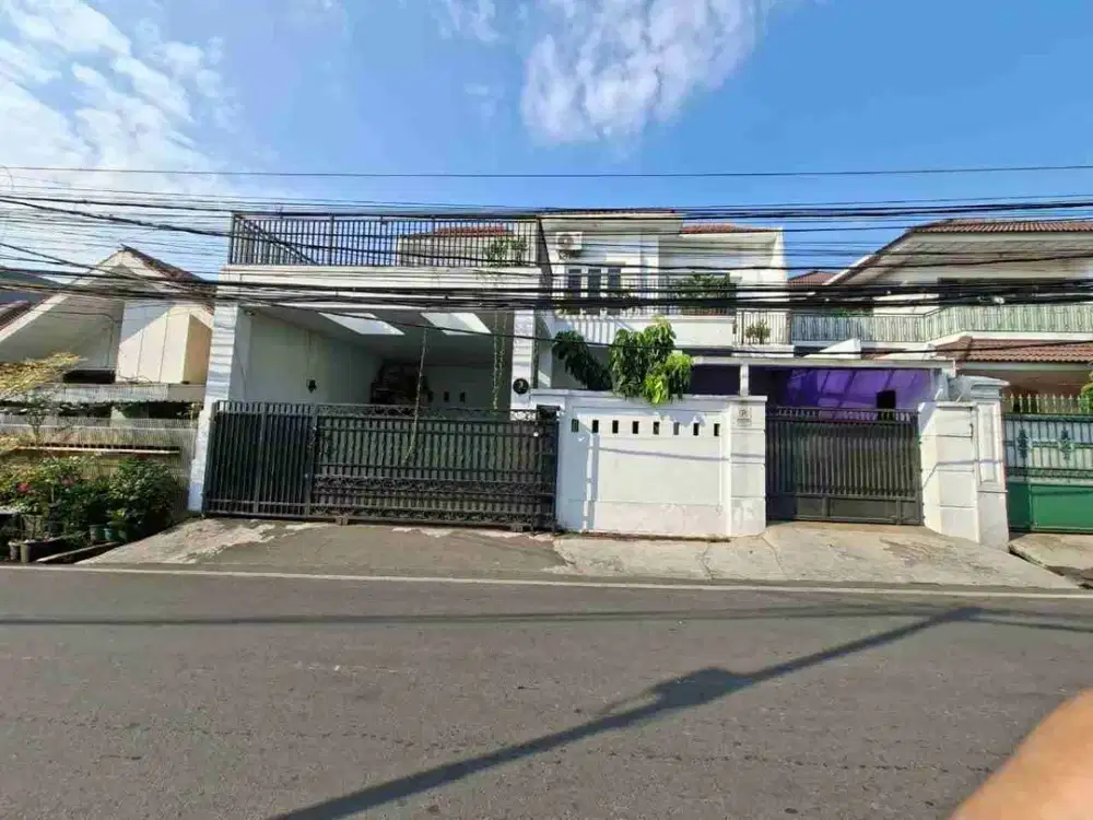 Rumah jual pangadegan pancoran dekat RS Tebet jaksel