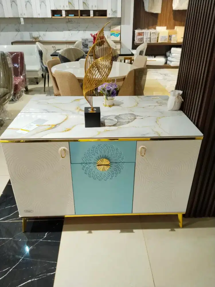 Meja TV Granite minimalis