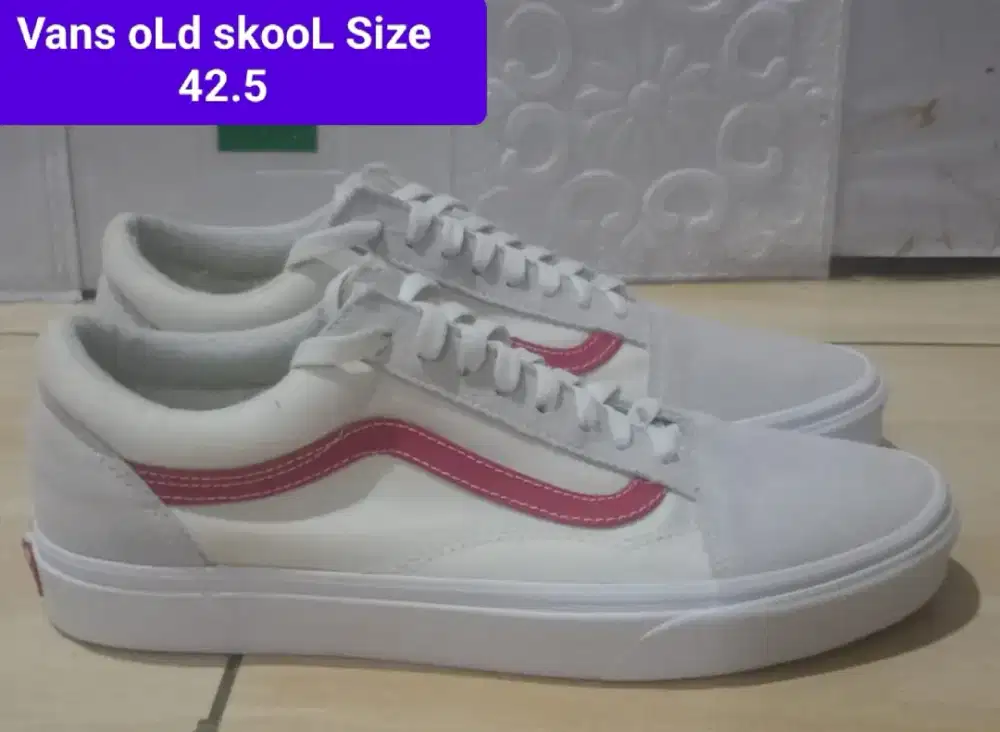 Sepatu Vans Oldskoll Racing Red Size EU 42.5