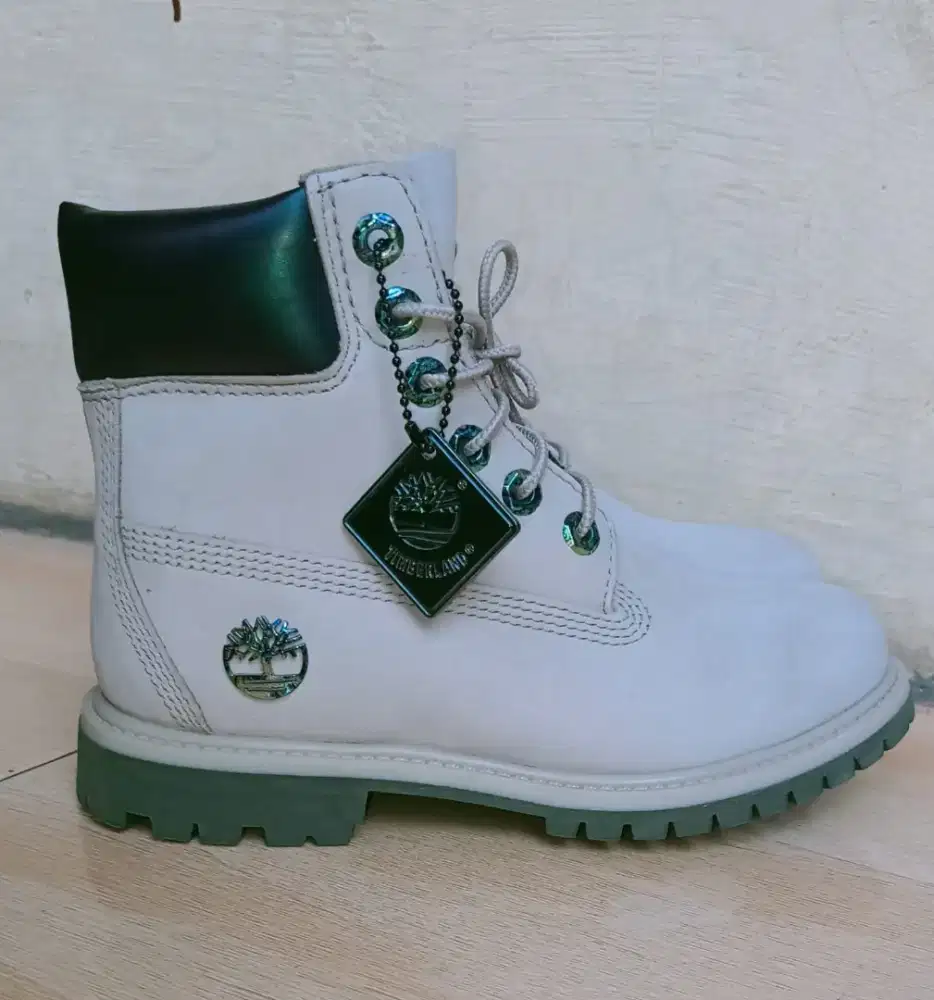Sepatu Timberland 6-inch Premium waterproof women's Boots Size 35.5