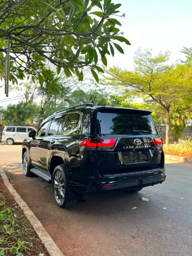 LAND CRUISER VXR300 2023/2024