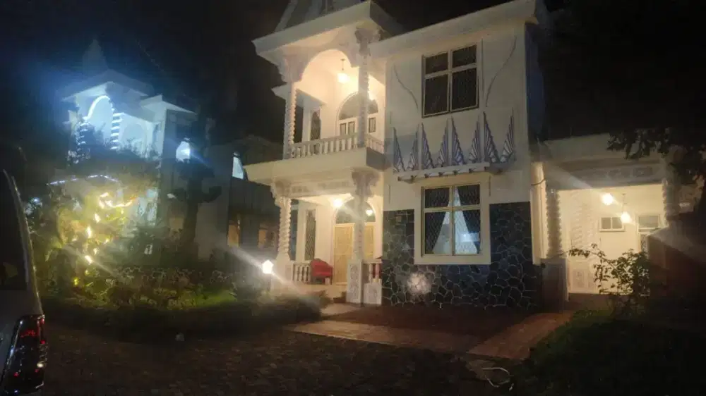 Di jual vila mewah siap huni lokasi kota bunga Cipanas