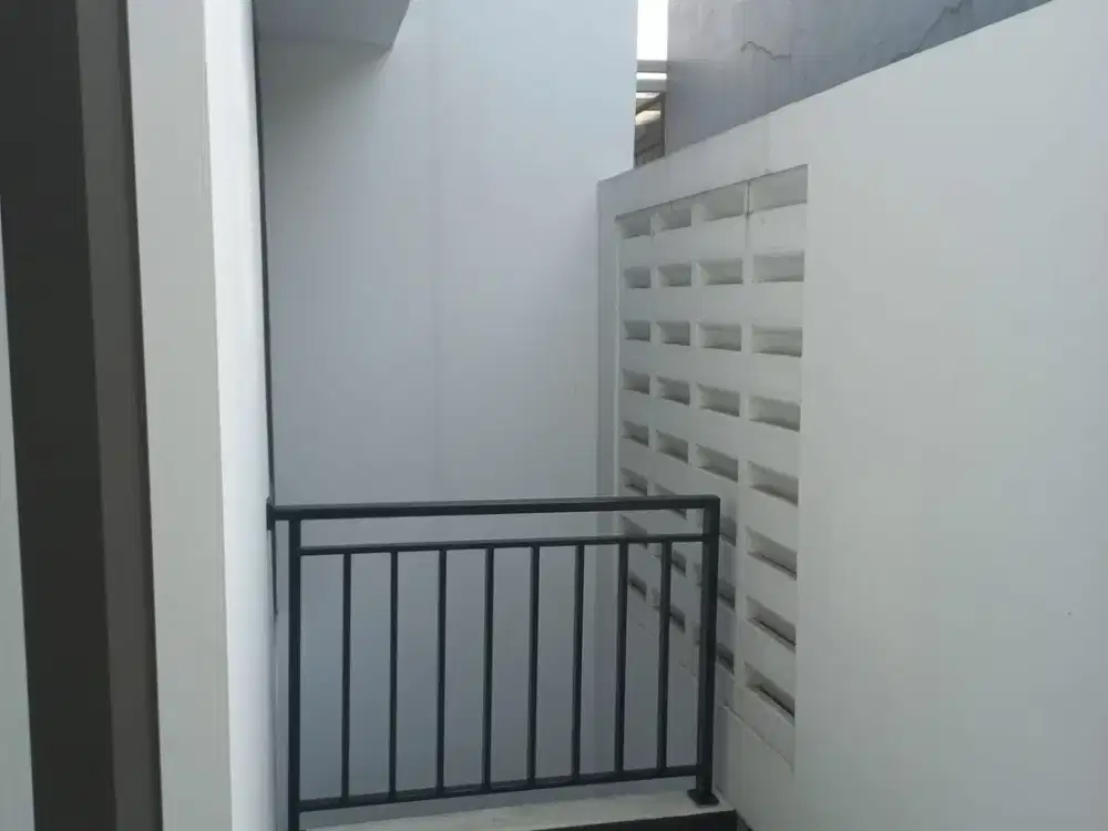 Disewakan rumah baru Gardenvile TKI 5
