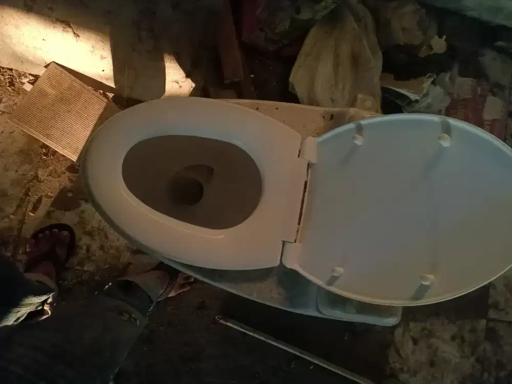 Kloset duduk Toto