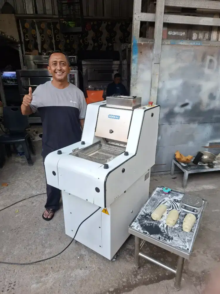 Mesin dough moulder short SM-230J gulung roti tawar Sinmag Taiwan