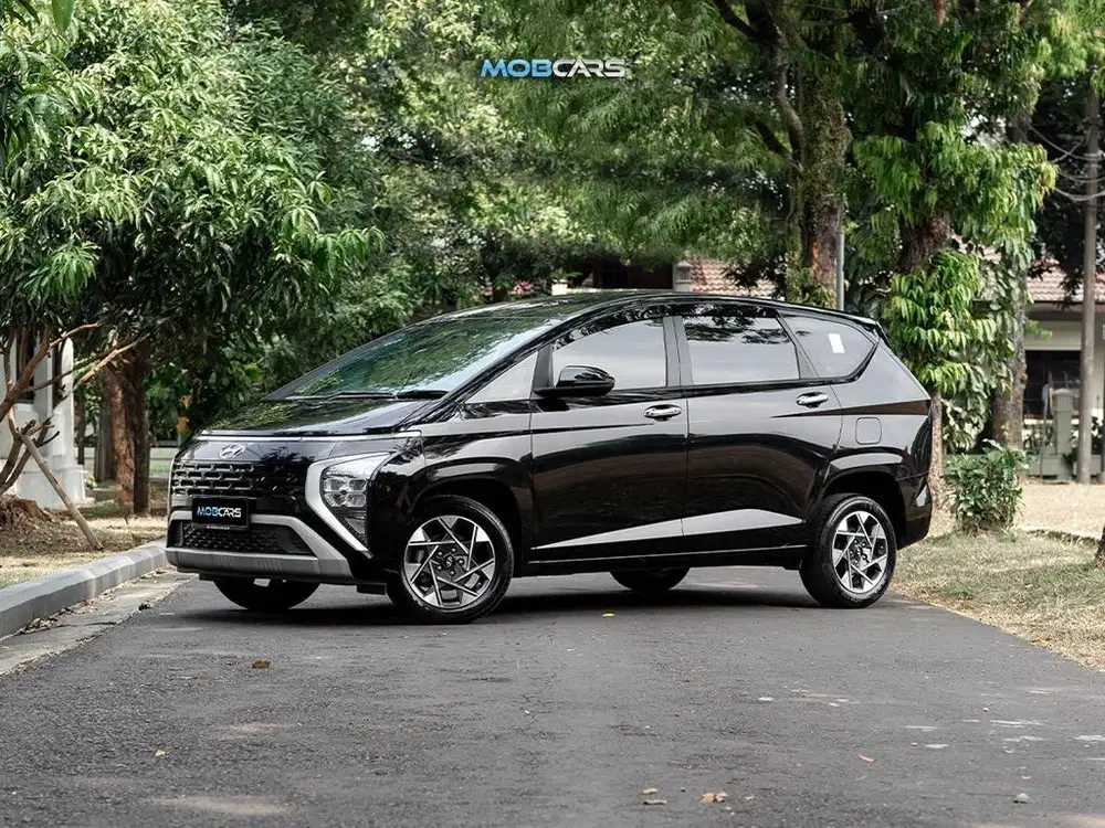 FAMILY CAR YANG ELEGAN