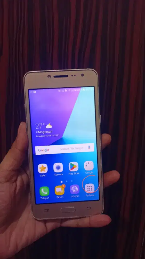 Di jual cepat bu samsung J2 prime