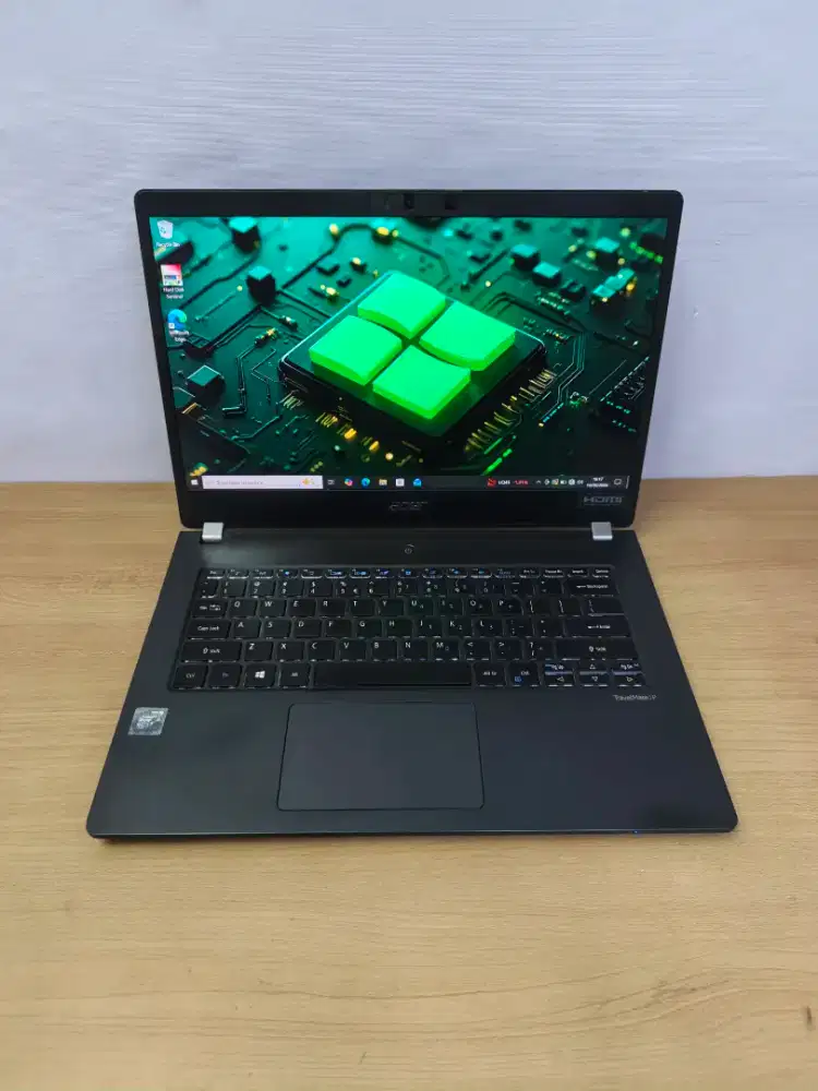 Laptop acer travelmate core i7 10510u gen 10th 8GB SSD 256Gb backlit