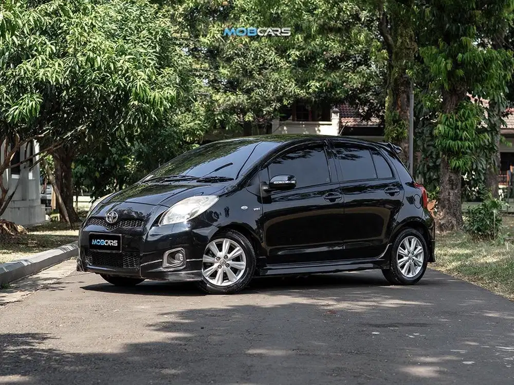 LOW KILOMETER YARIS 1.5 E MT 2013