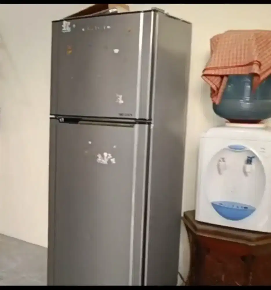 Kulkas 2 pintu Toshiba mati total di Banyuresmi, Garut