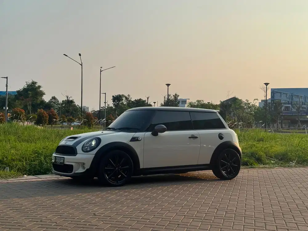 Mini Cooper S 2012 White Hitam 2013 Mobil bekas 2011 Jual Cepat Bu