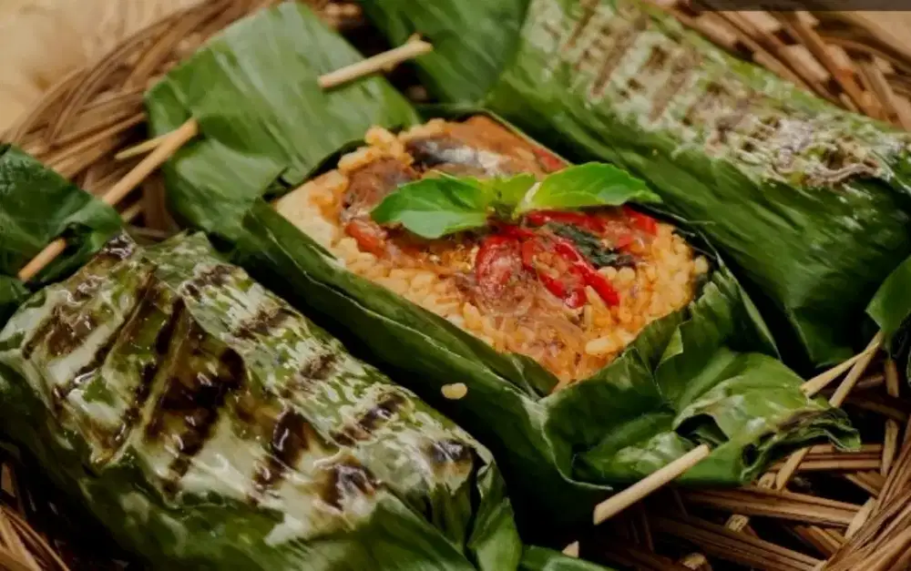 NASI BAKAR (dengan banyak farian lauk pilihan)