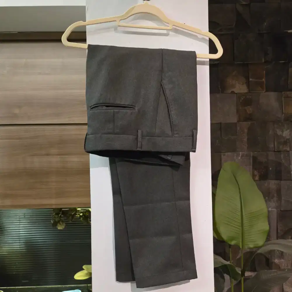 Celana formal dark grey slimfit size 34