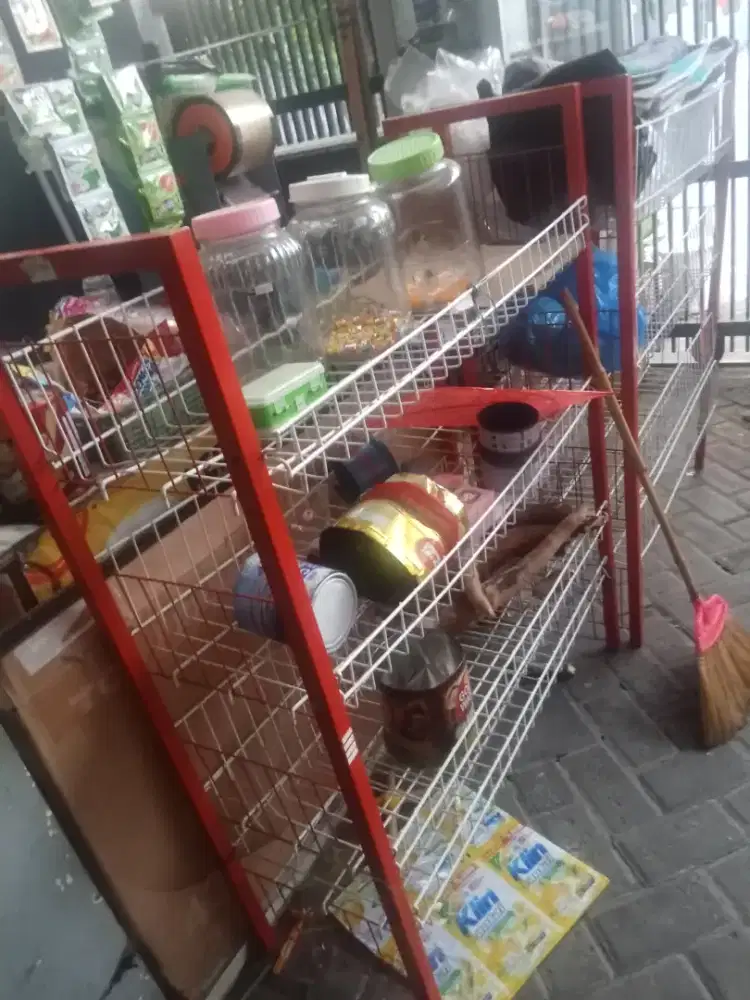 Rak  jualan kokoh