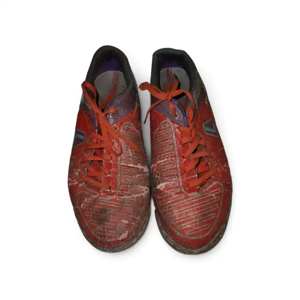Sepatu futsal league