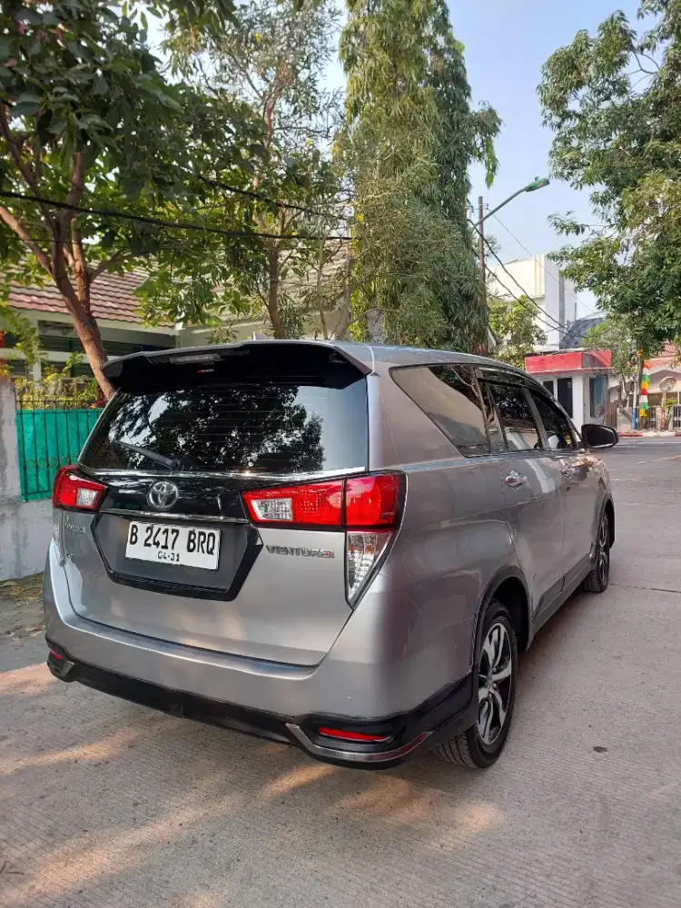 Toyota venturer 2.4 cc metic tahun 2021 istimewa