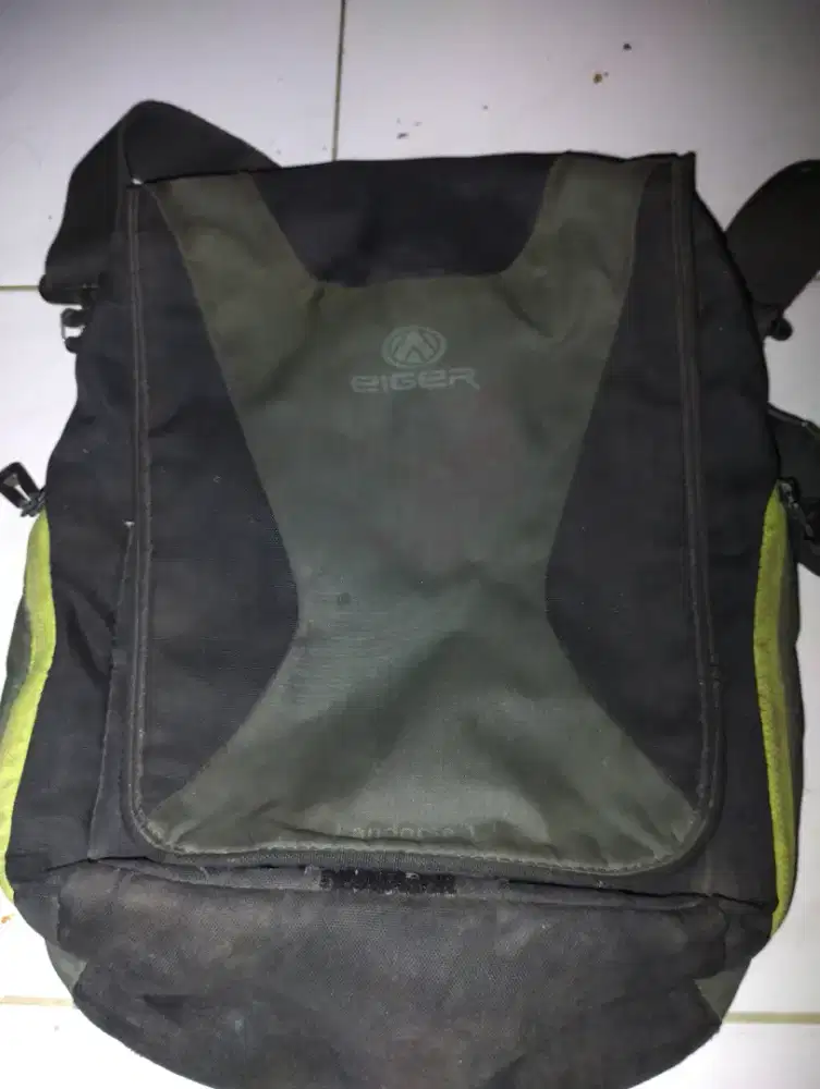 Tas selempang Eiger