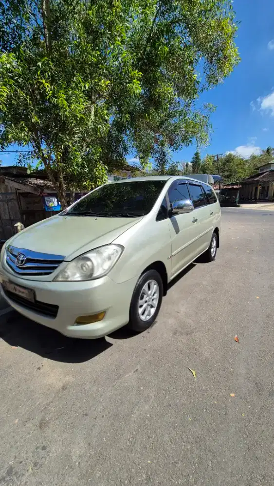Kijang Innova Diesel 2.5 V AT 2009