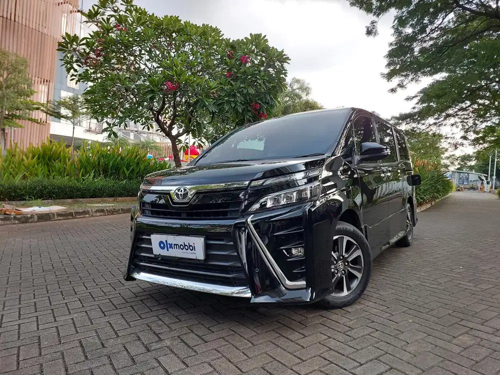TDP 1 JUTA Toyota Voxy 2.0 Bensin-AT 2020 Hitam CSMIB