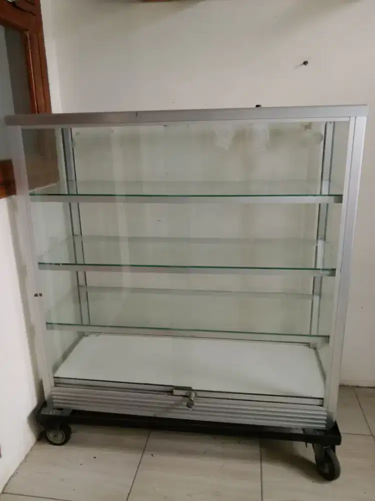 DIJUAL ETALASE JUALAN SECOND