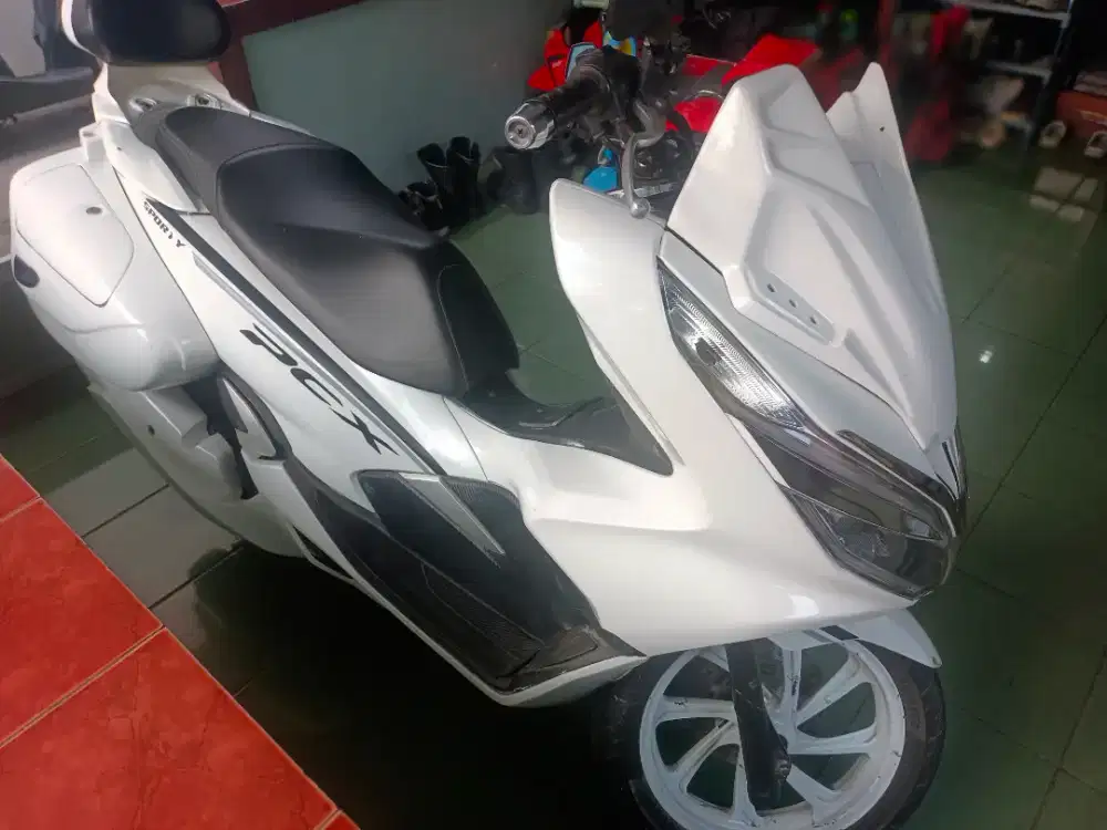 Motor pcx plus helm nhk