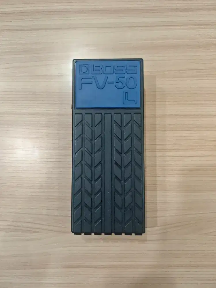 BOSS FV-50L Volume Pedal.