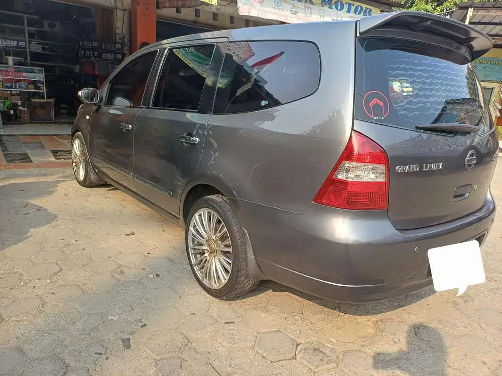 Nissan Grand livina 2012 Bensin