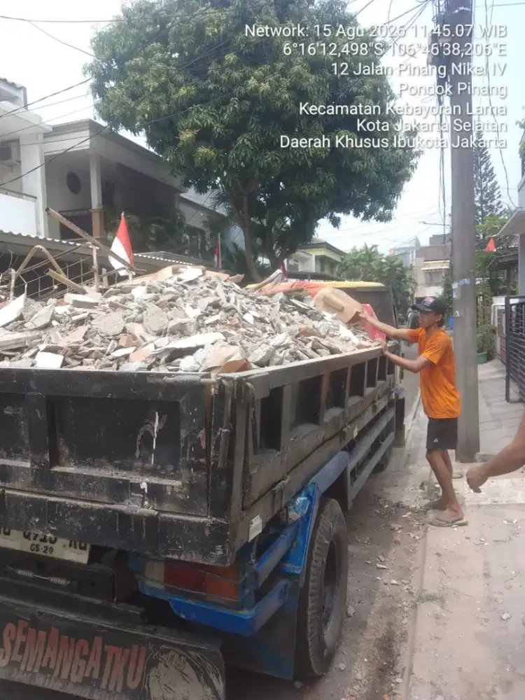 Jasa urugan dan buang puing