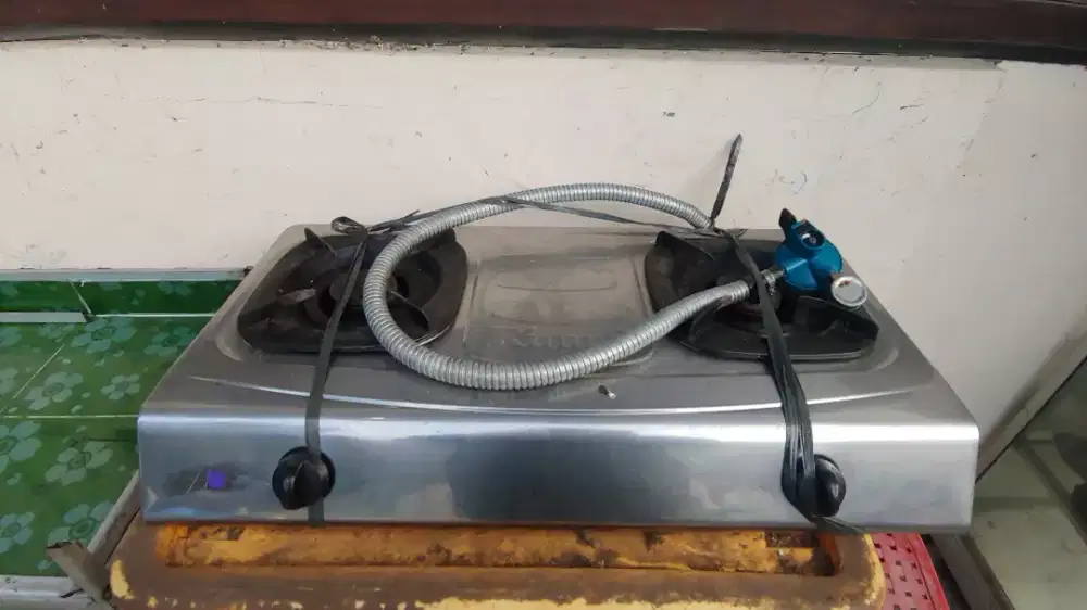 Kompor rinnai 2 tungku + selang & regulator SNI