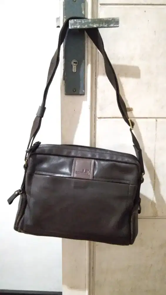 tas selempang merk condotti