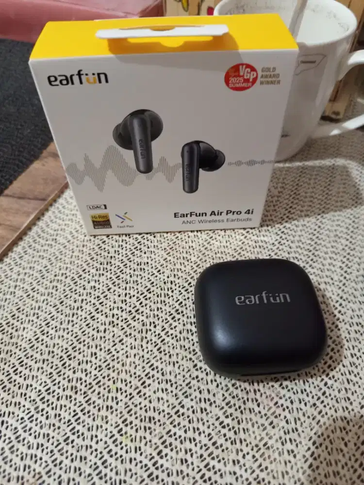 Earbuds earphone bluetooth Earfun air pro 4i like new