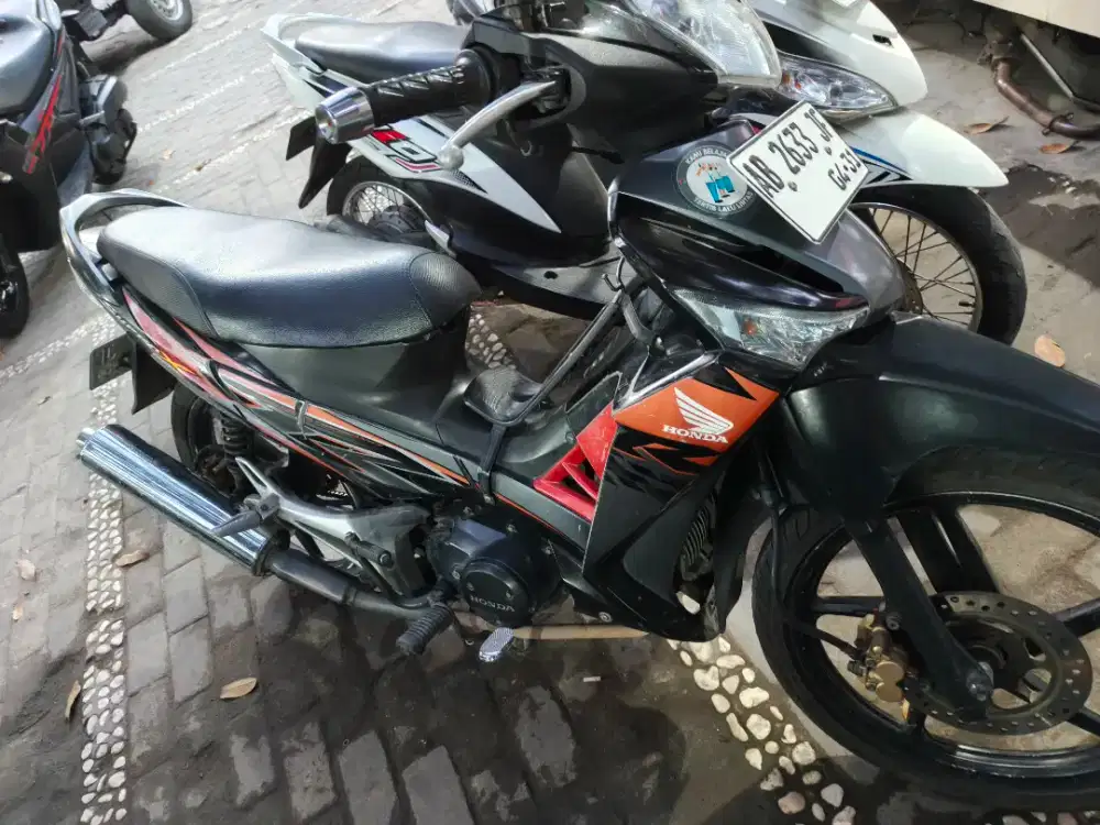 Supra 125 THN 2011 plat AB kota