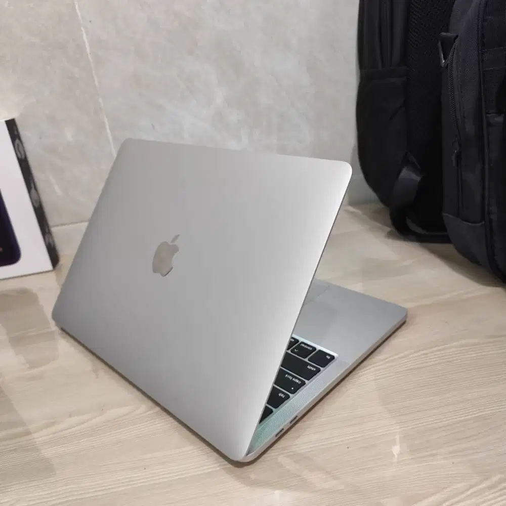 Apple Macbook Pro Retina 2020 Touchbar Intel RAM 16/512 SSD Grade A Mu